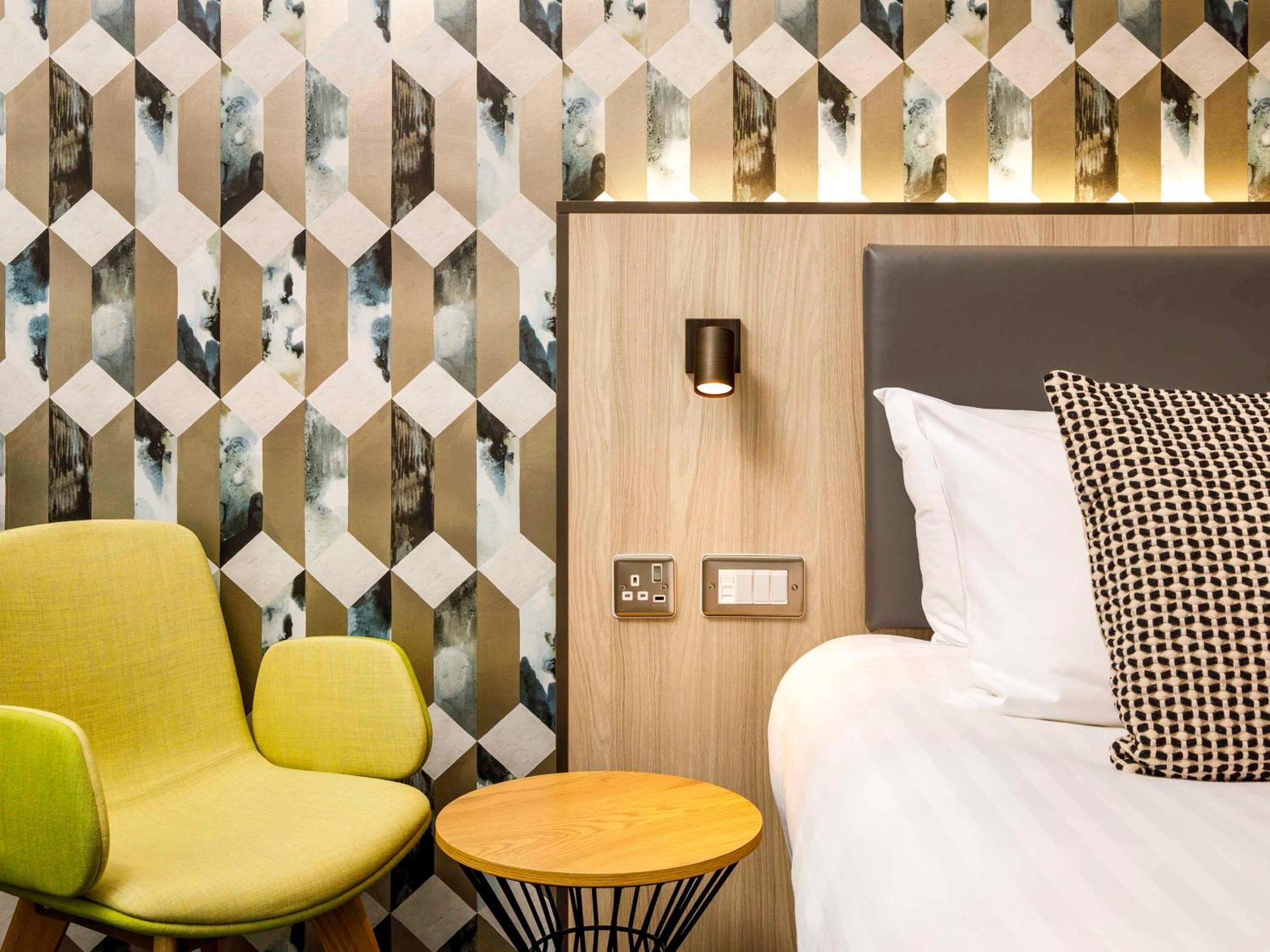 Mercure Newport Esterno foto