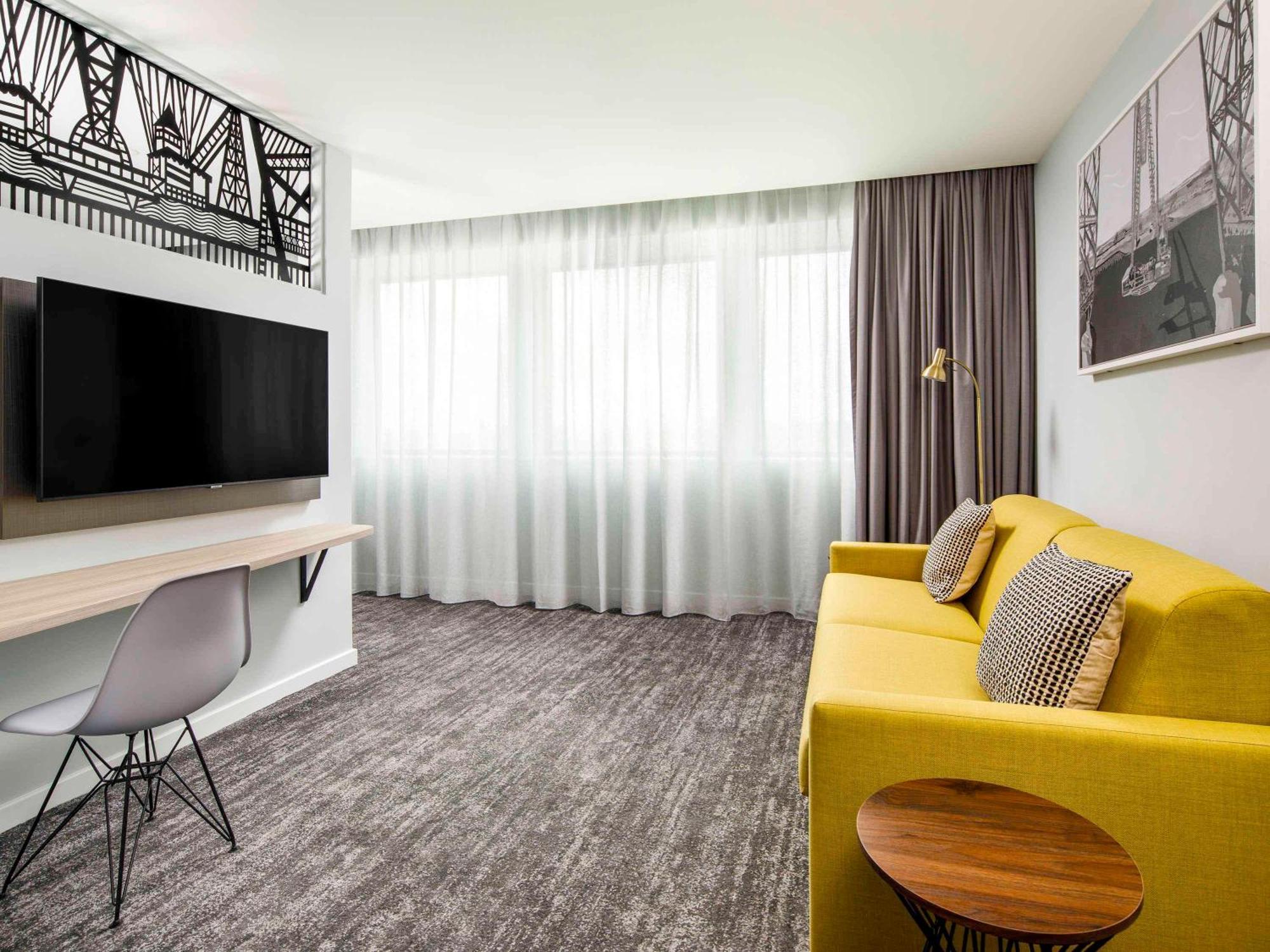 Mercure Newport Esterno foto