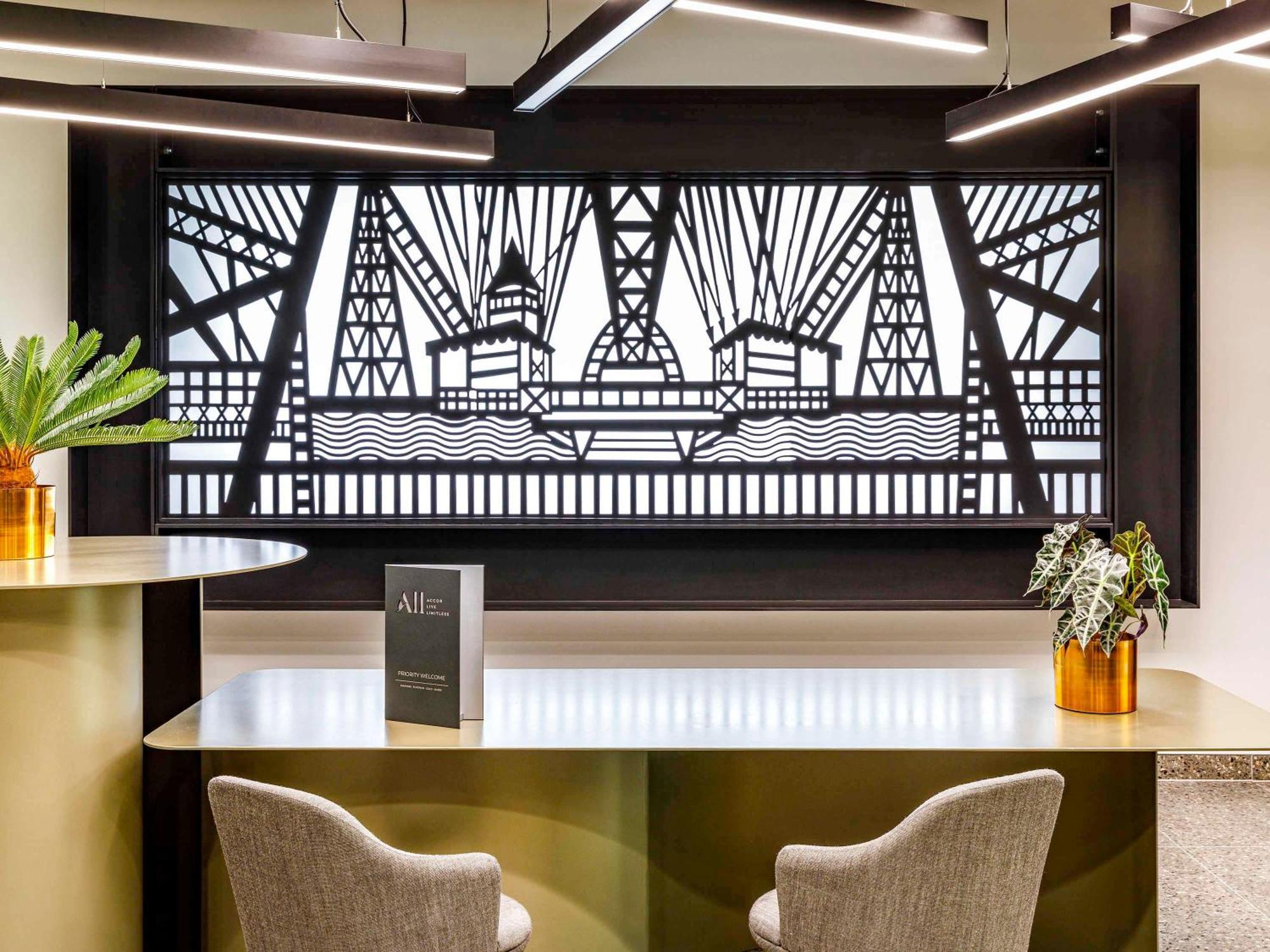 Mercure Newport Esterno foto