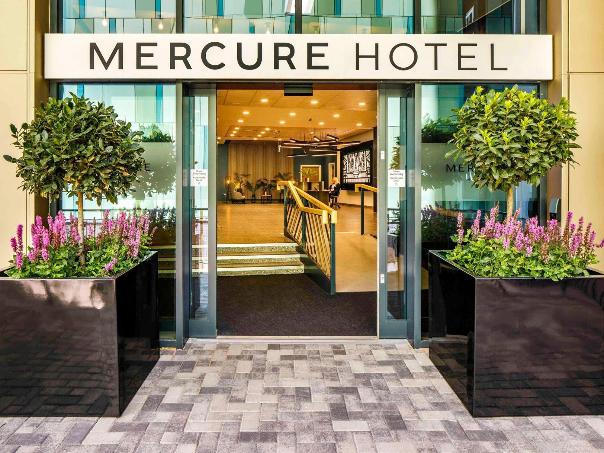 Mercure Newport Esterno foto