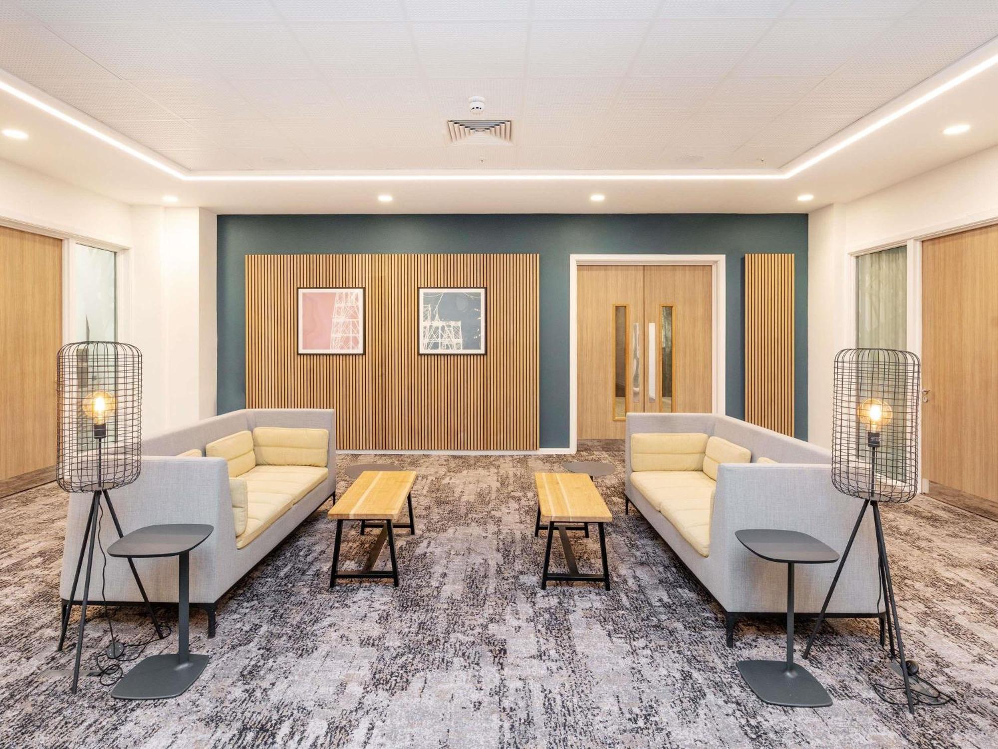 Mercure Newport Esterno foto